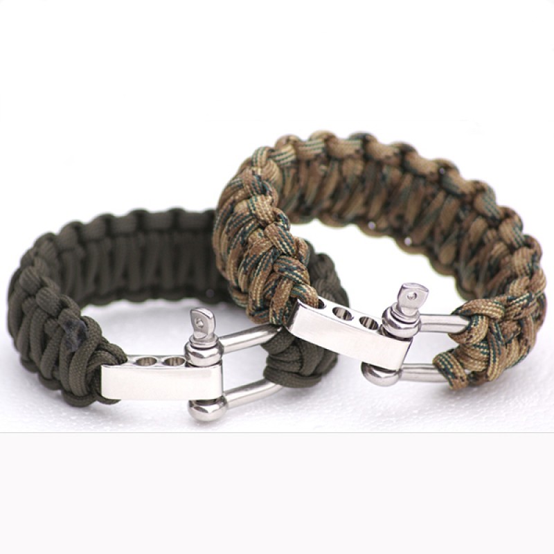 Survival Bracelet With Shackle